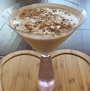amaretto irish cream vodka cocktail in martini glass