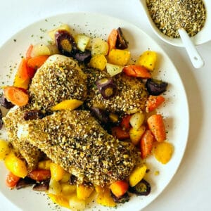 Dukkah-Spice-Chicken-on-plate-with-side-of-dukkah-spice