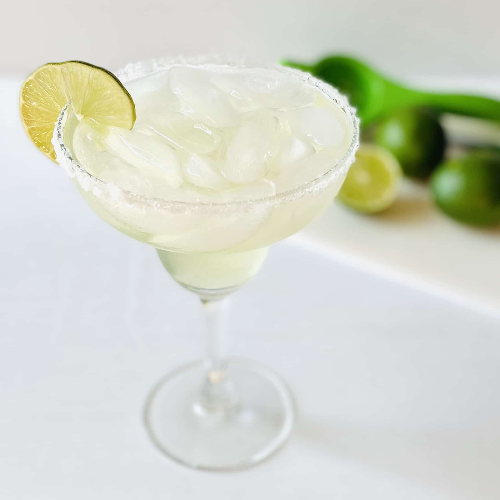 vodka-margarita-in-glass-limes-in-background