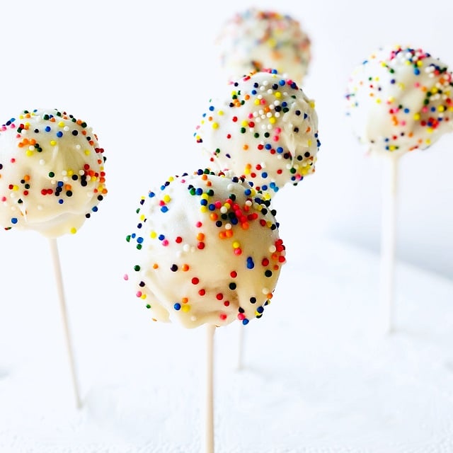 Cake-Pops-Healthy-five-in-stand