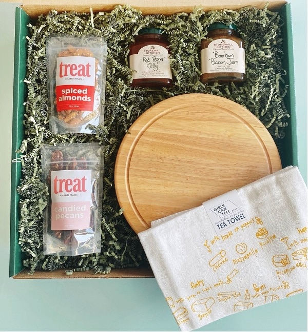 dalvey and co cheese board gift box