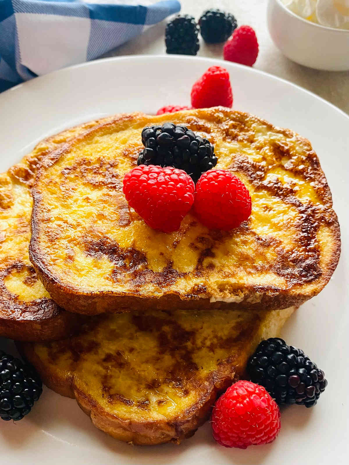 greg doucette french toast with berries