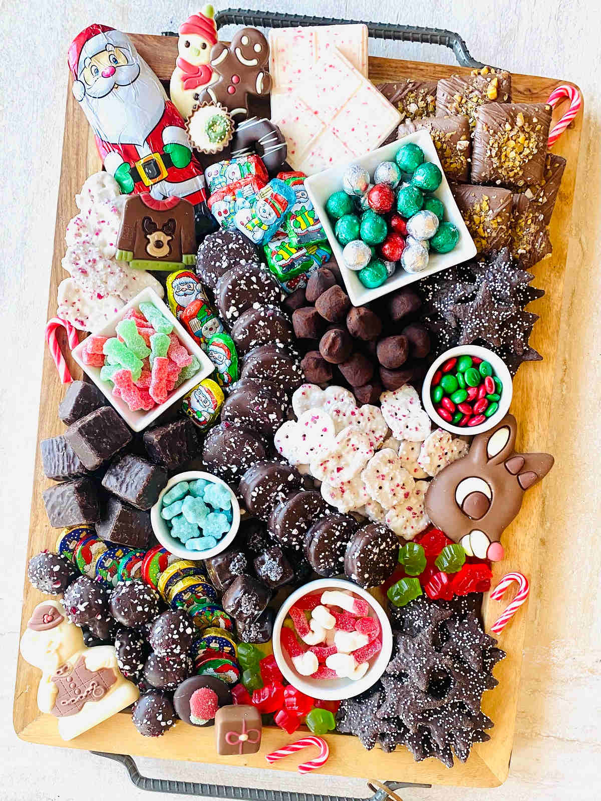 christmas candy charcuterie board