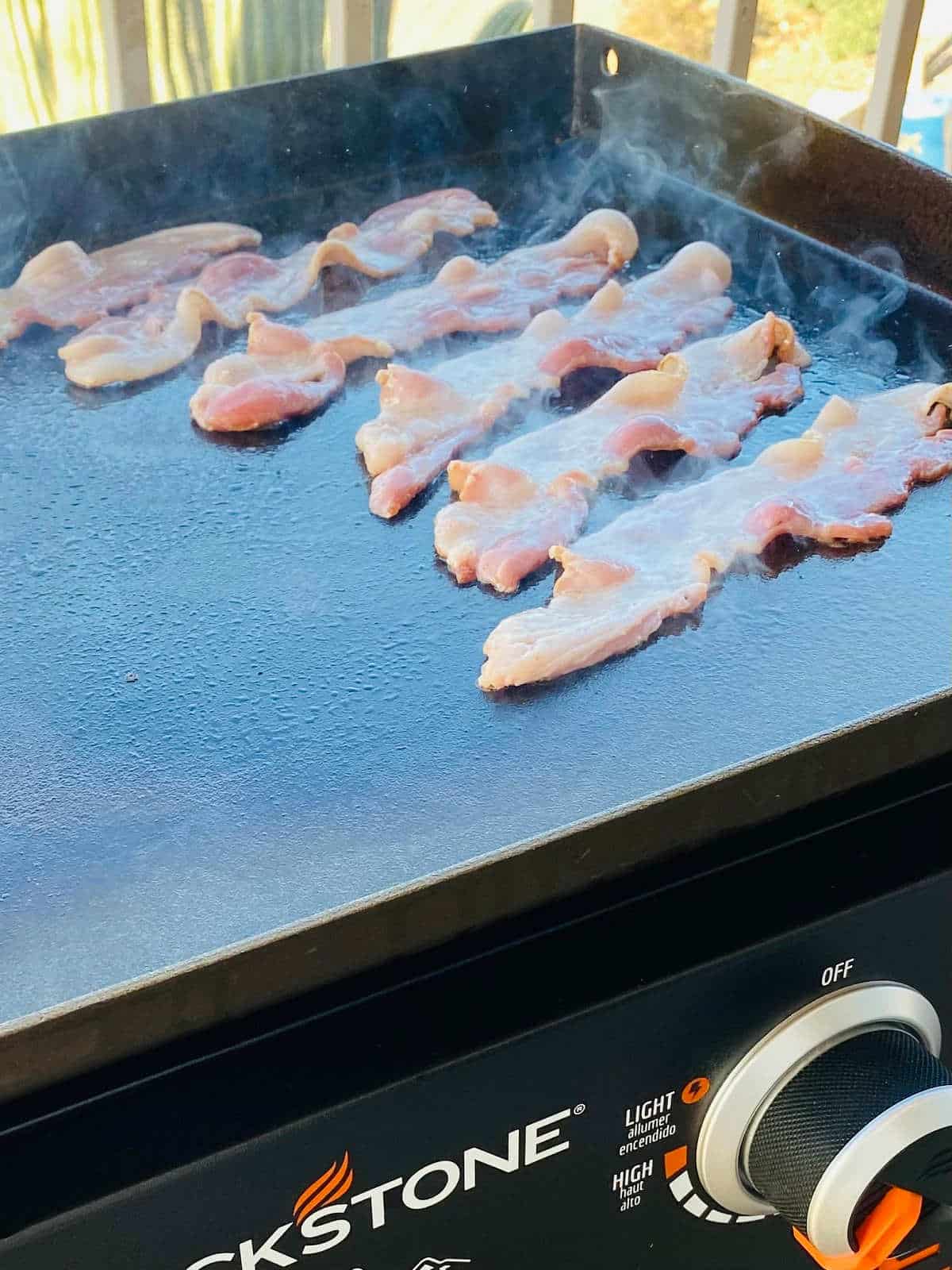 How to cook bacon on a Blackstone griddle.